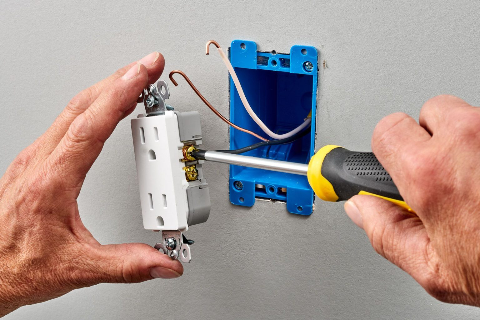 How to Change an Outlet a Step by Step Guide - Pocket Sparky